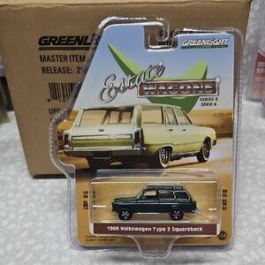 Green 1969 Volkswagen Type 3 Squareback Limited Edition 1:64 Scale Die-cast Car